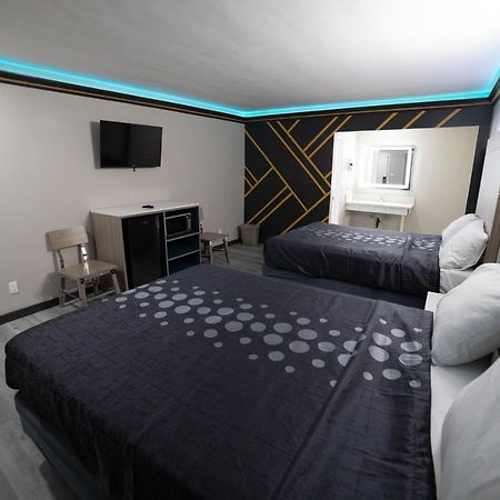Artesia Motor Inn Bellflower Bagian luar foto