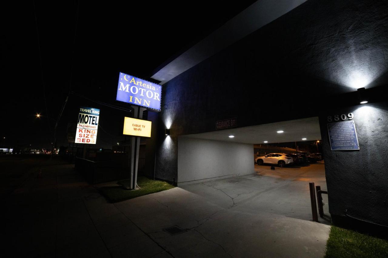 Artesia Motor Inn Bellflower Bagian luar foto